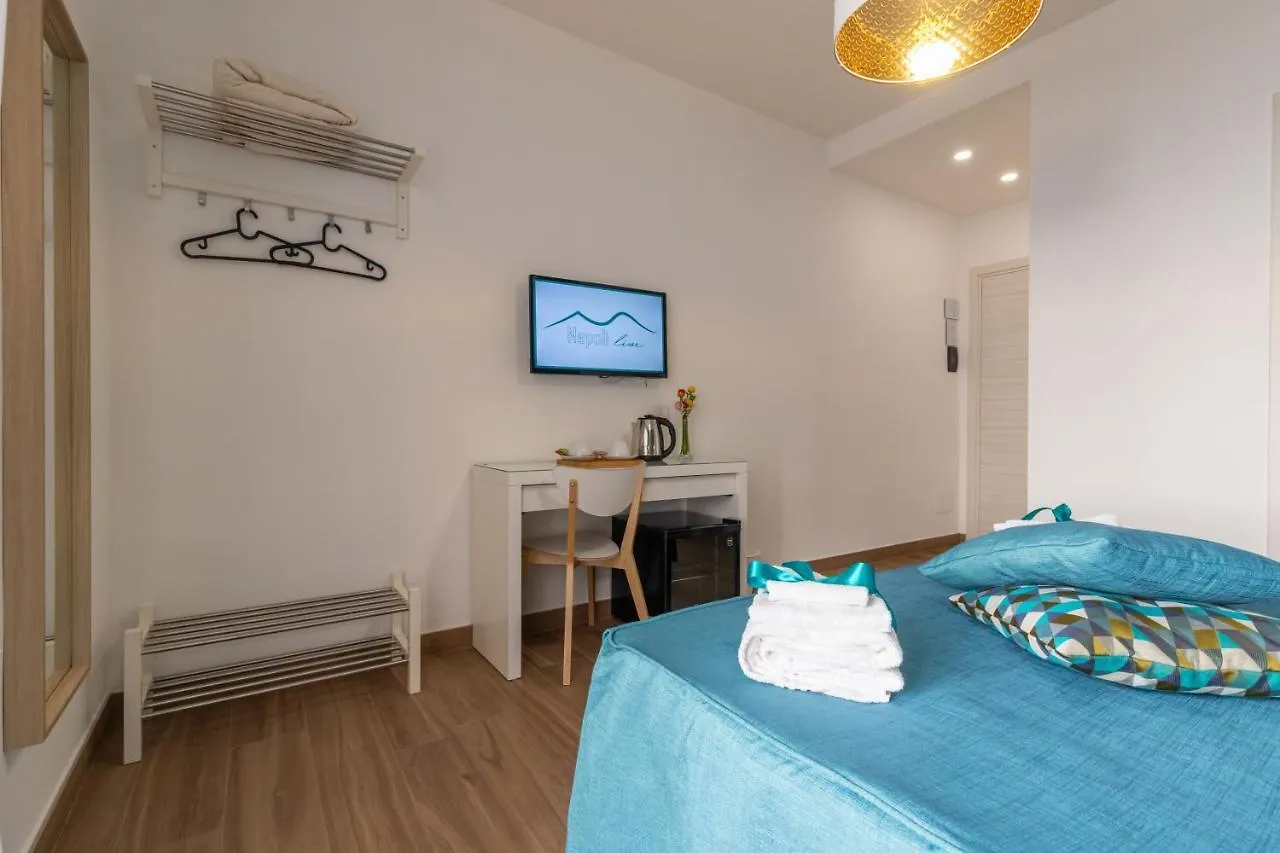 לינה וארוחת בוקר Napolilive B&B